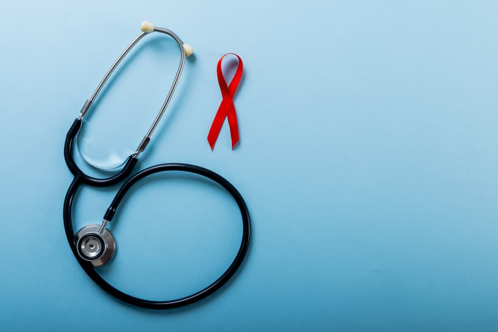 Modelo de Regressão logística para classificação de óbito em pacientes com HIV no Brasil